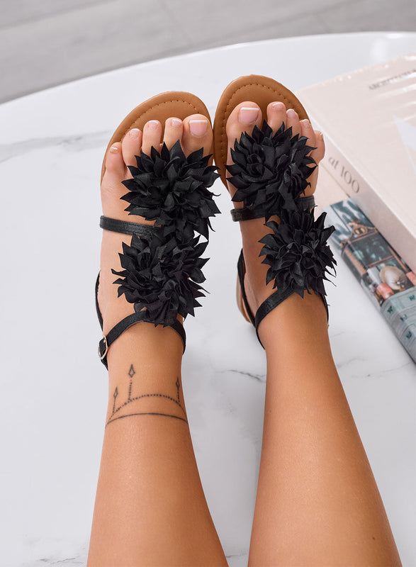 CONNIE - Sandalias negras de saten con flor