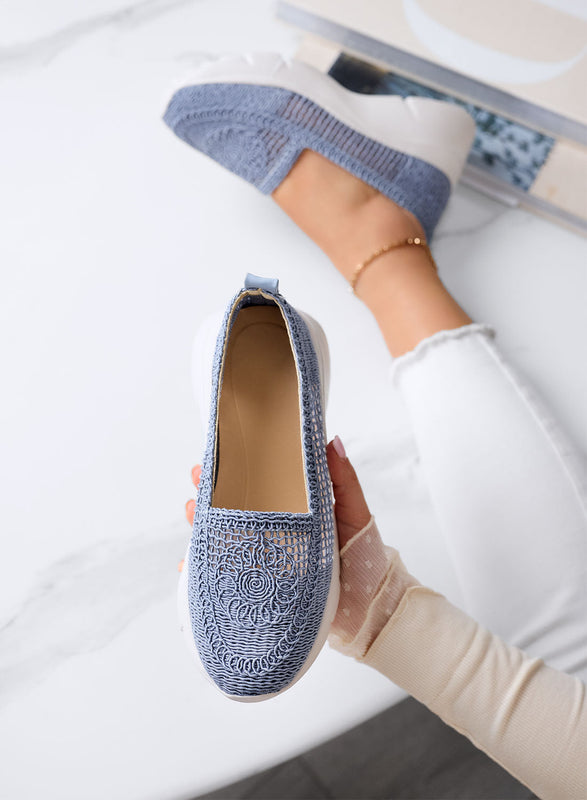 NASTIA - Mocasines azul celeste tipo slip-on calados en crochet con suela chunky blanca