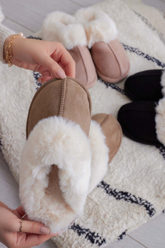 LEAH - Pantuflas marrón acolchadas con ribete de pelo sintético