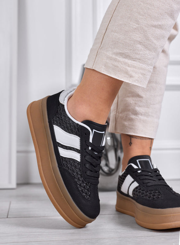 MARISOL - Baskets noires avec empiècements blancs et semelle en caoutchouc