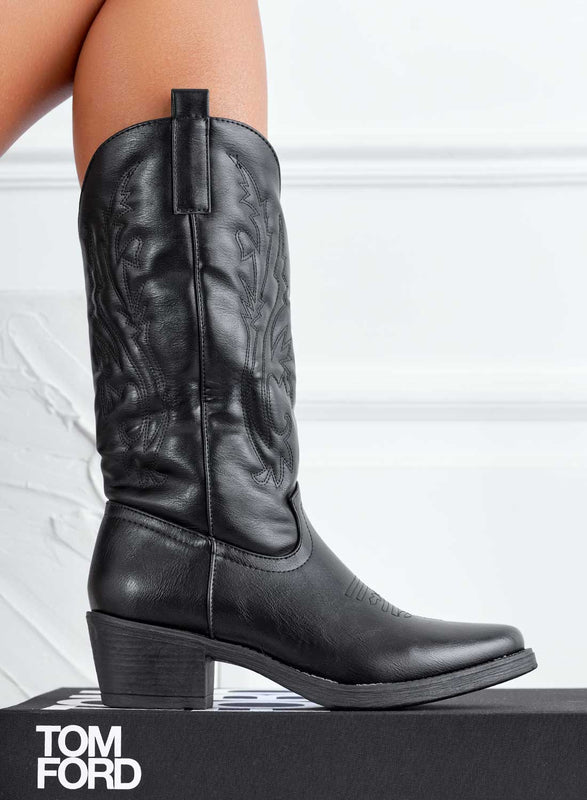 Stivali neri camperos con ricamo a rilievo