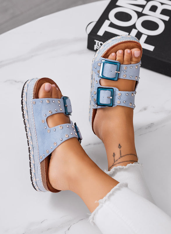 MOANA - Sandali Ciabatte azzurre platform con fibbie blu, borchie e strass