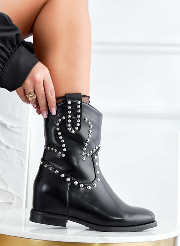 Bottines noires avec semelle compensée intérieure et clous