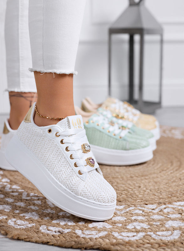 MARISA - Zapatillas blancas con plataforma y detalle joya