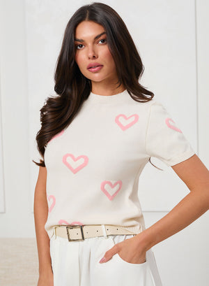 Camiseta blanca con corazones rosas jacquard de manga corta