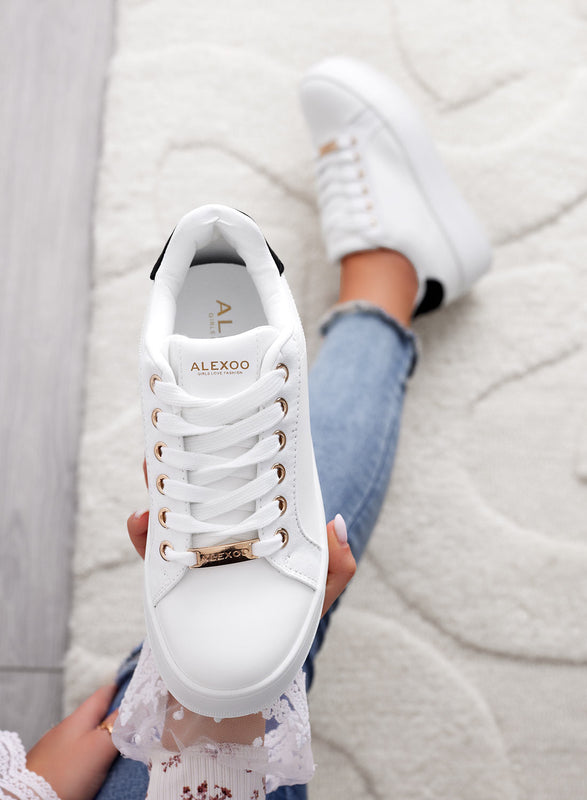 CARRY - Zapatillas blancas con detalles dorados y parte trasera negra