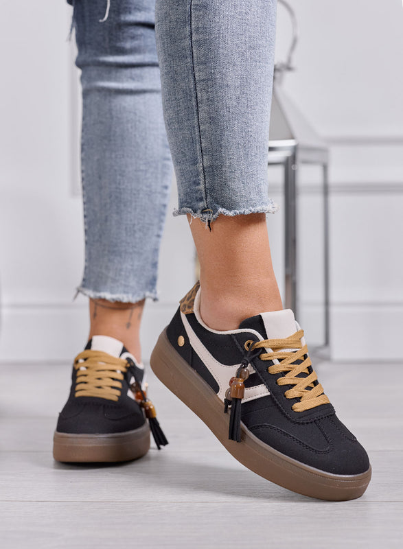 NASTIA - Sneakers Donna nere Scamosciate con Nappine e Perline