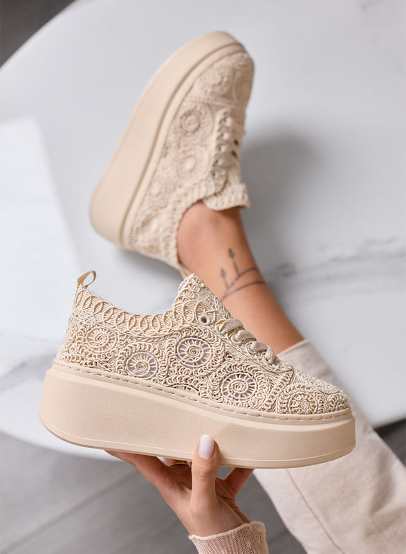 VALERIA - Zapatillas beige de encaje con plataforma alta