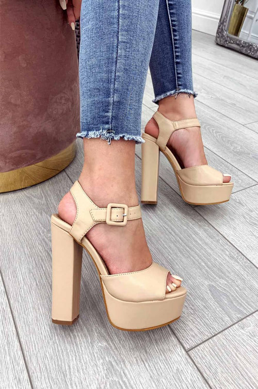 SILVY - Sandalias beige de piel sintética con tacón alto