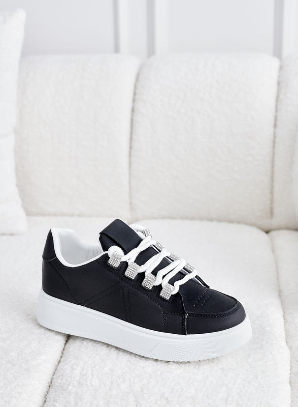 Zapatillas negras con incrustaciones de strass