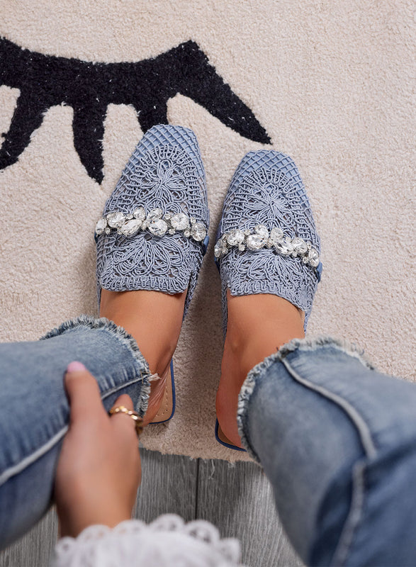 ORIETTA - Sabot en encaje azul con strass y punta cuadrada