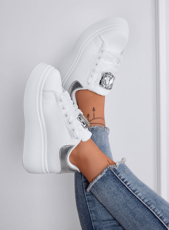 OLIVIA - Zapatillas Platform Blancas con Detalle de Joya