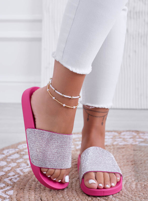 BECKY - Sandalias tipo zapatilla fucsia con banda de strass