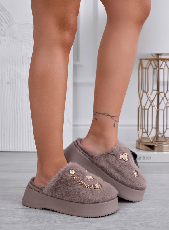 LUDOVICA - Pantuflas beige de pelo sintético con aplicaciones de joyas doradas