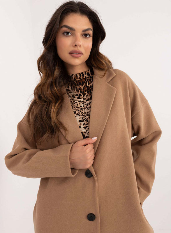 Abrigo largo elegante color barro con botones