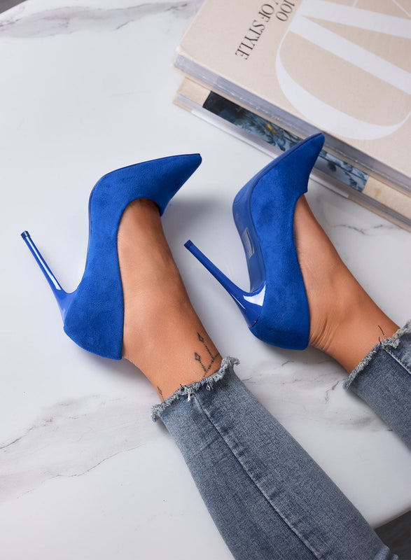 ANASTASIA - Salones azul eléctrico de ante con tacón de charol