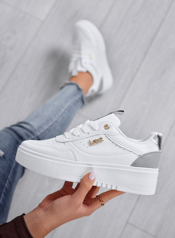 SHINE - Zapatillas blancas con detalles grises y la inscripción Love