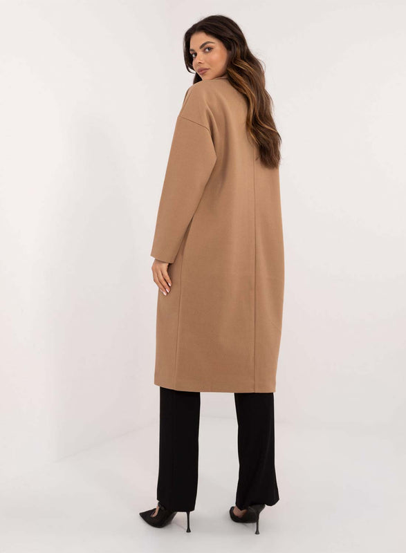Abrigo largo elegante color barro con botones