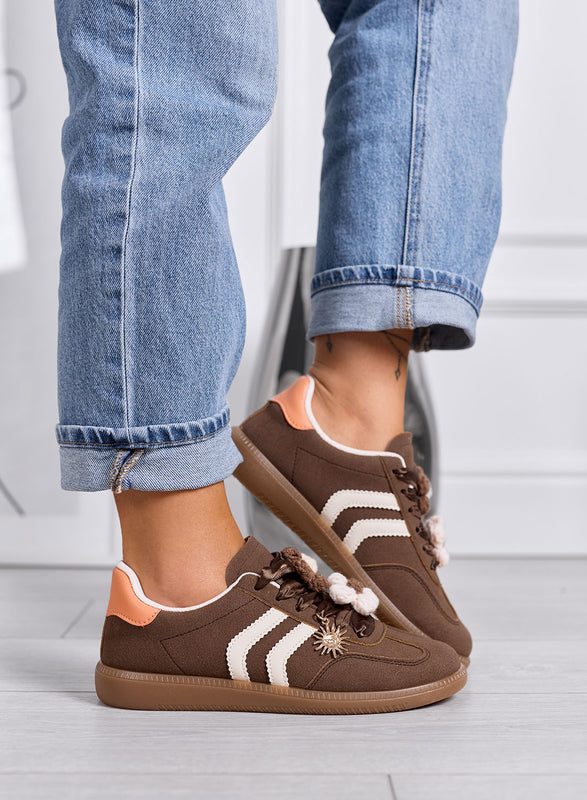 MELISSA - Brown and beige sneakers with crochet flowers