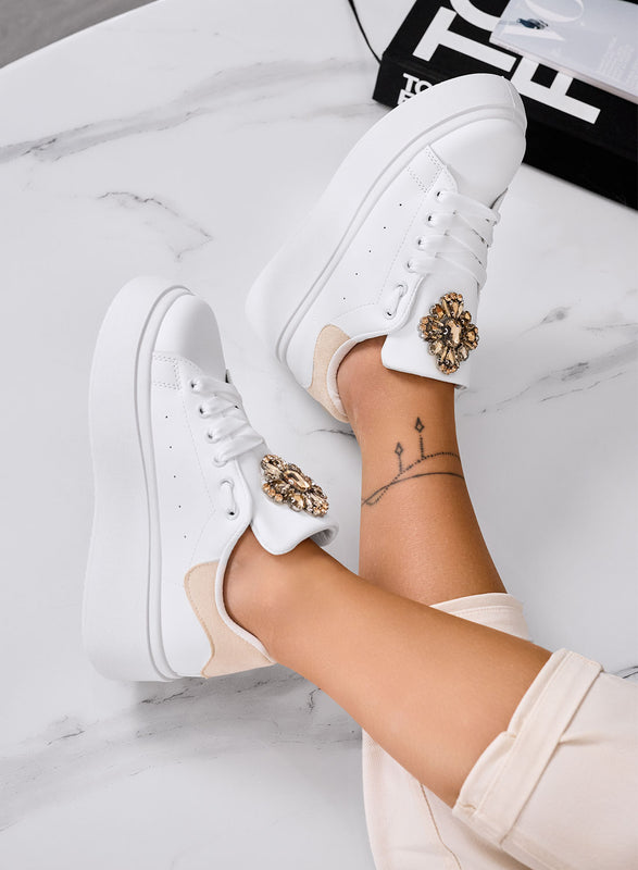 RONNIE - Zapatillas blancas con plataforma y maxi flor joya dorada