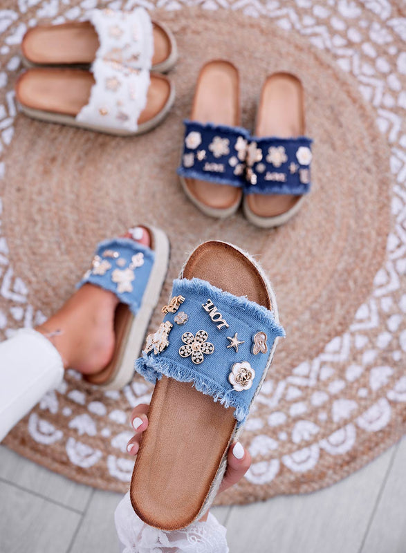 COLEEN - Sandalias tipo zapatilla azul denim con aplicaciones doradas