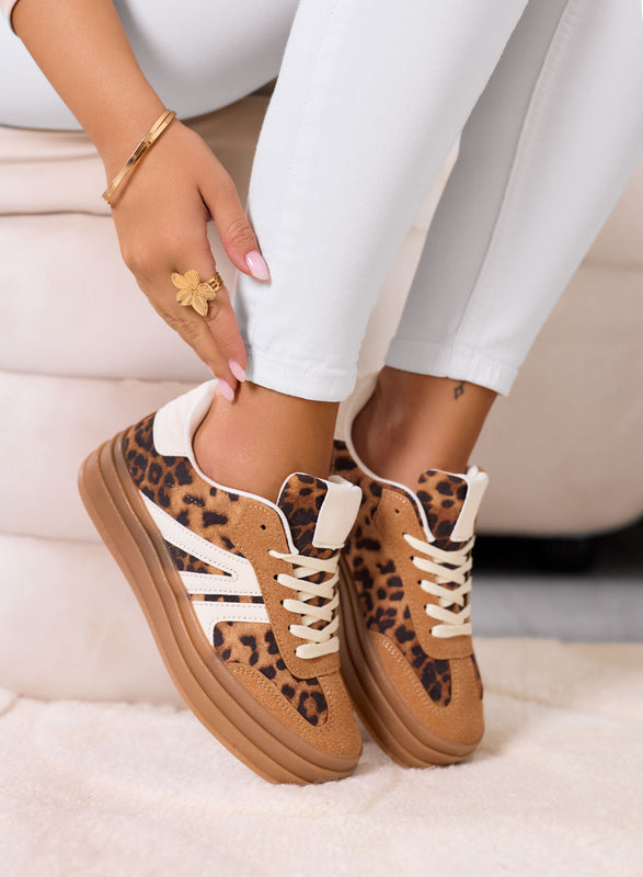 JOLENE - Zapatillas camel con detalles animal print y suela plataforma
