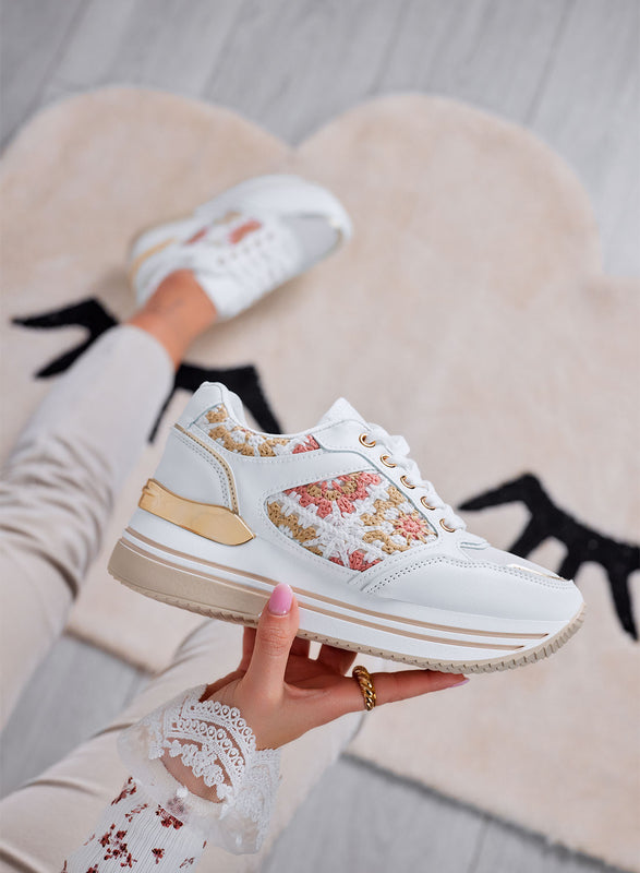 SUSY - White sneakers with embroidered inserts
