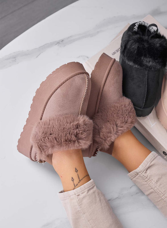 NITRA - Zapatillas marrones acolchadas con pelo sintético y resorte en la parte trasera