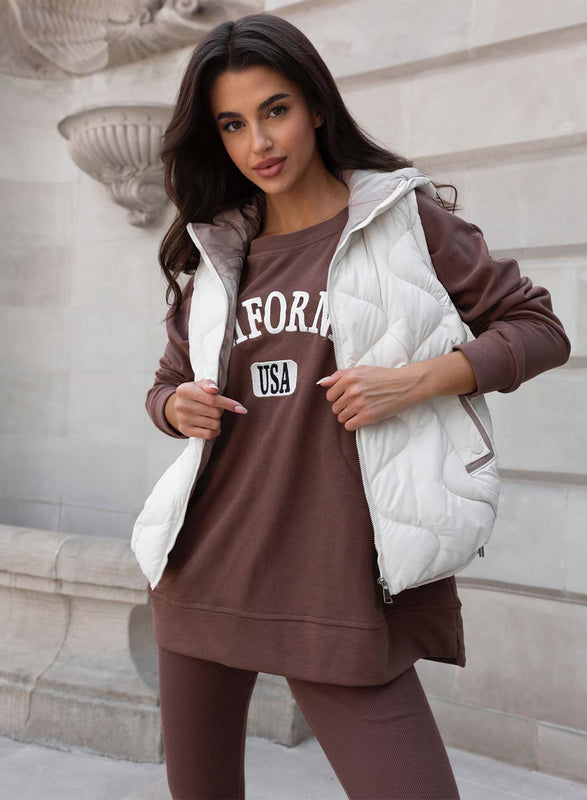 Conjunto de dos piezas color barro con leggings y maxi camiseta California