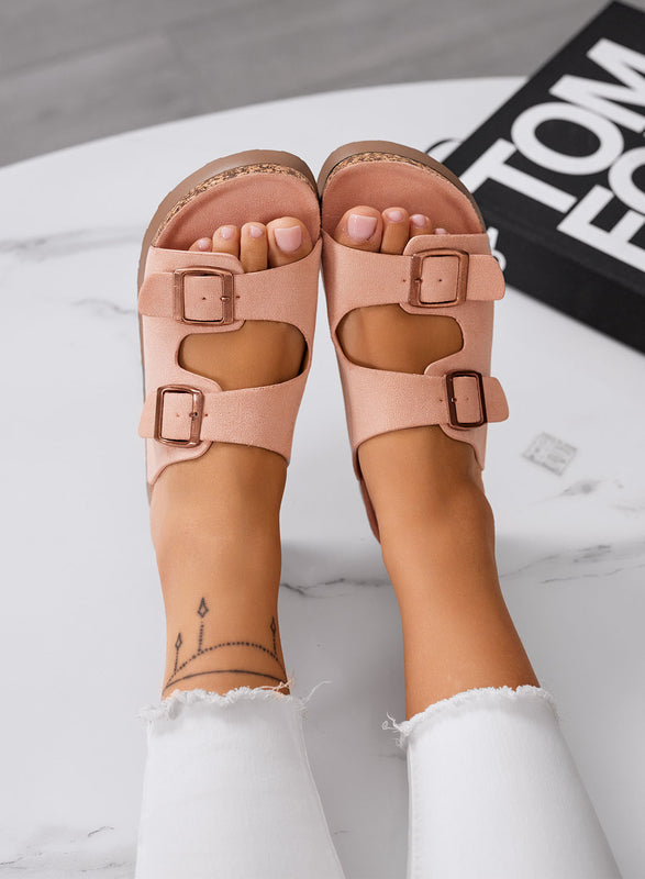 INES - Sandales mules roses en daim avec boucles et semelle confort en liège