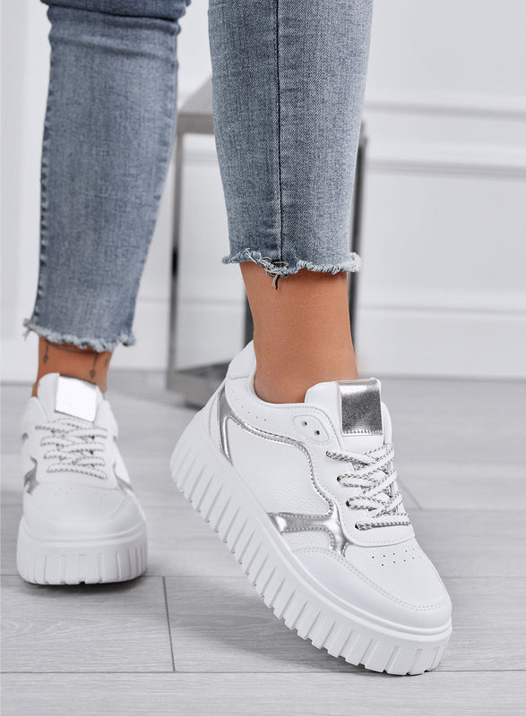 PAMELA - Zapatillas blancas con plataforma y detalles plateados