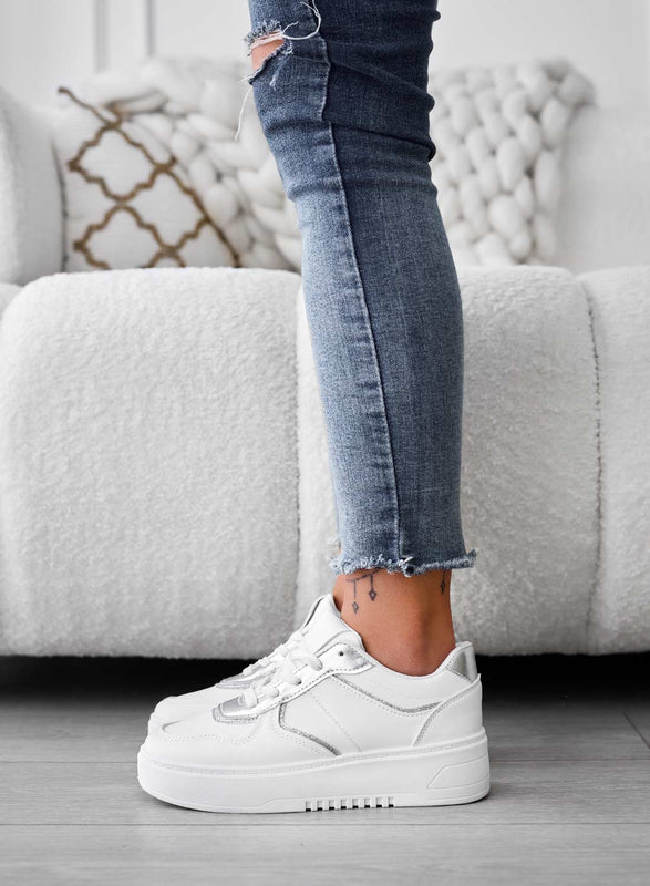 Baskets avec empiècements pailletés argentés