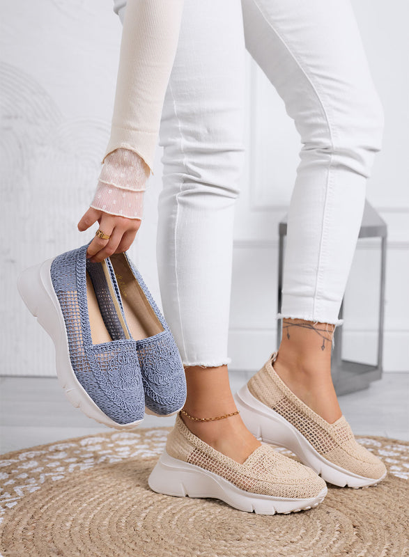 NASTIA - Mocasines beige tipo slip-on calados en crochet con suela chunky blanca