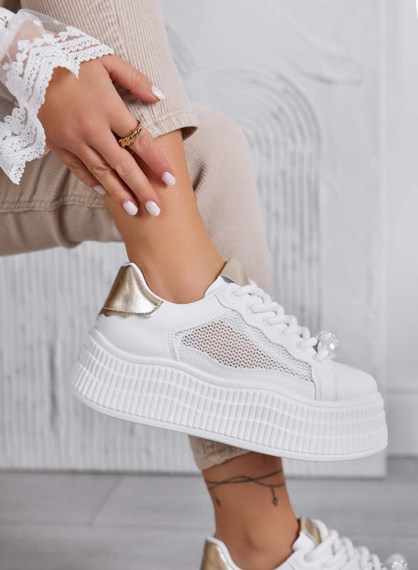 MIRELA - Zapatillas blancas con inserciones doradas, suela ondulada y diseño de malla