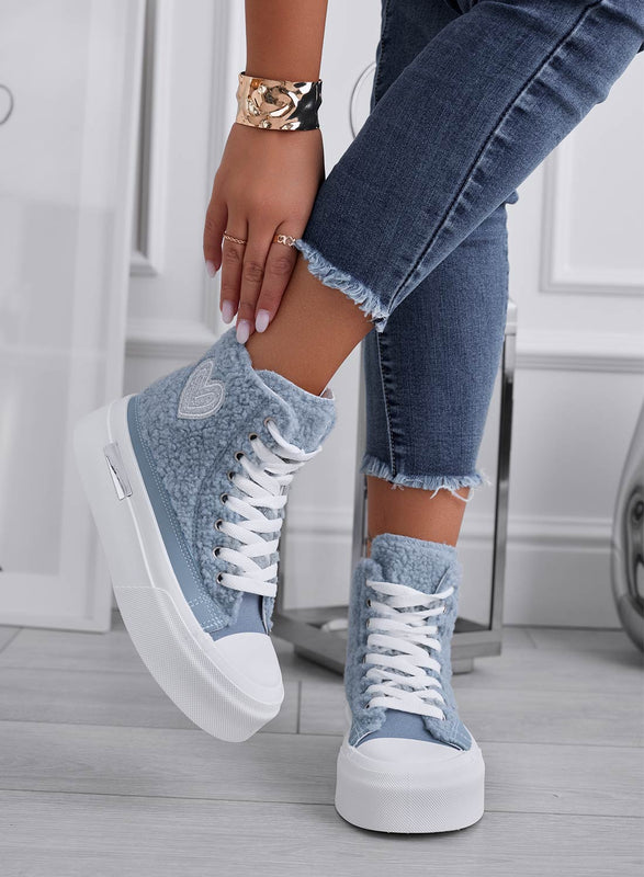 LIVIA - Zapatillas altas de pelo sintético azul con corazón plateado