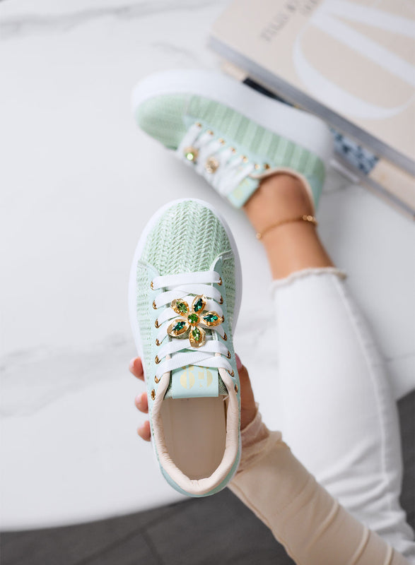 MARISA - Zapatillas verde menta con plataforma y detalle joya