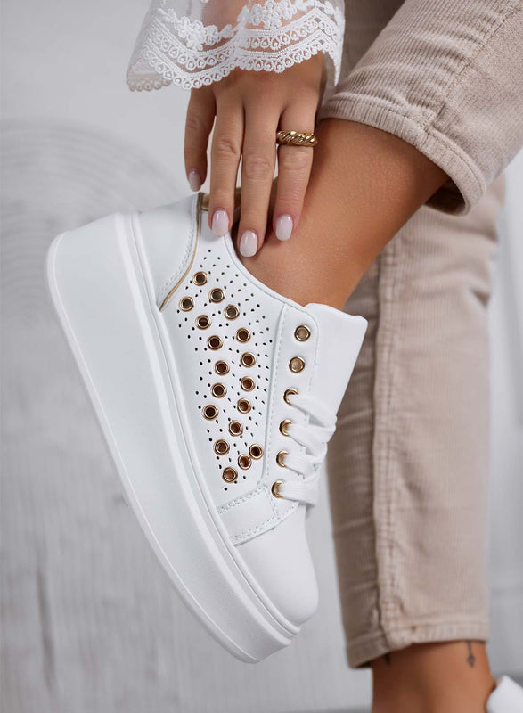 BAKER - Zapatillas blancas perforadas con ojales metálicos dorados