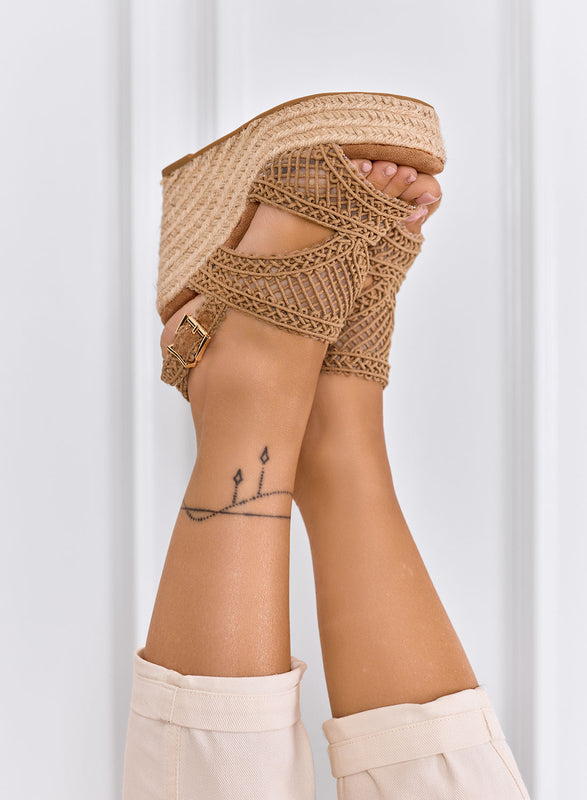 PEARL - Sandali fango con zeppa in corda e intreccio crochet