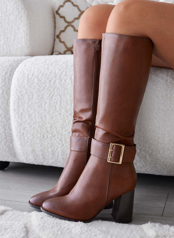 CORE - Stivali marroni al polpaccio con tacco e fibbia