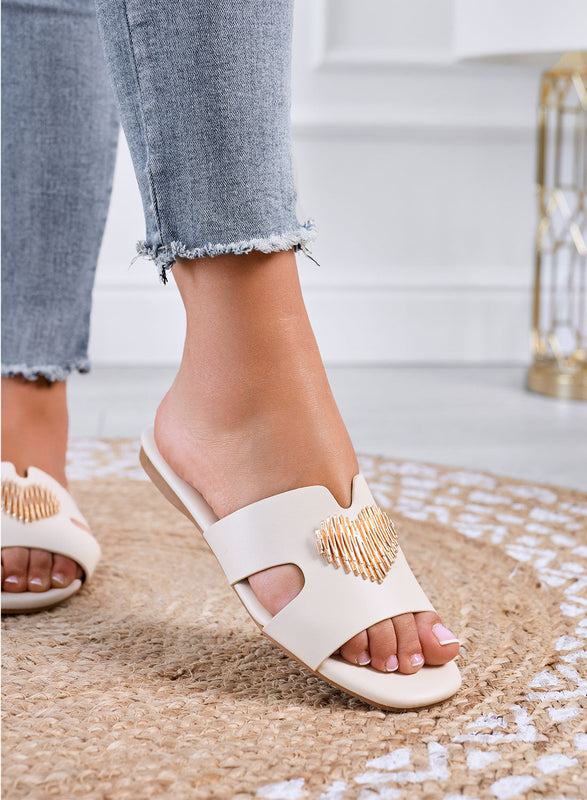 IGGY - Sandalias beige tipo ciabatta con aplicación de corazón dorado