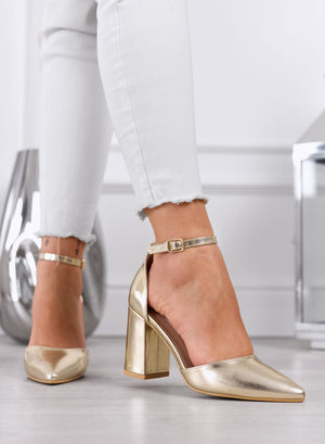 IRENE - Zapatos de tacón dorados metalizados con correa al tobillo y tacón ancho