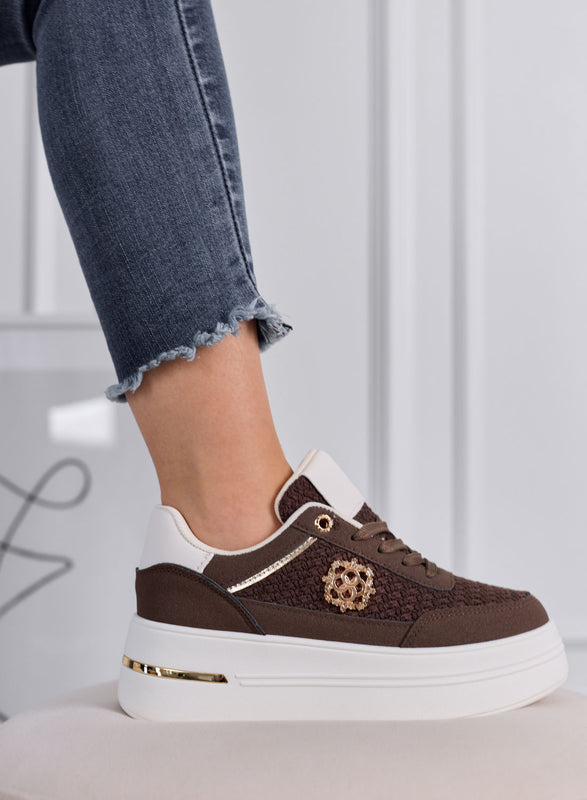 CLARA - Zapatillas marrones con plataforma, inserciones trenzadas y detalles dorados