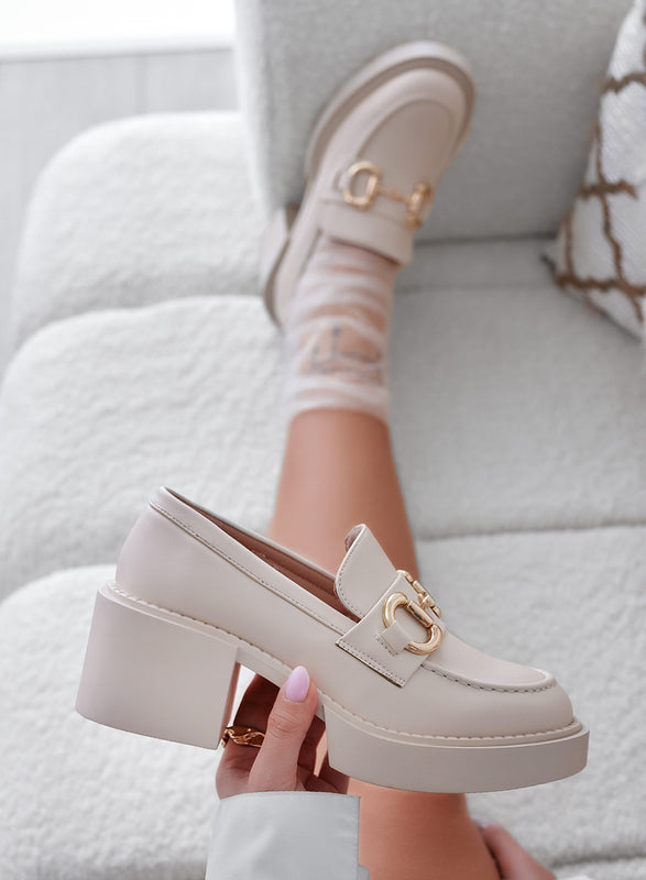 Mocassini beige platform con fibbia oro