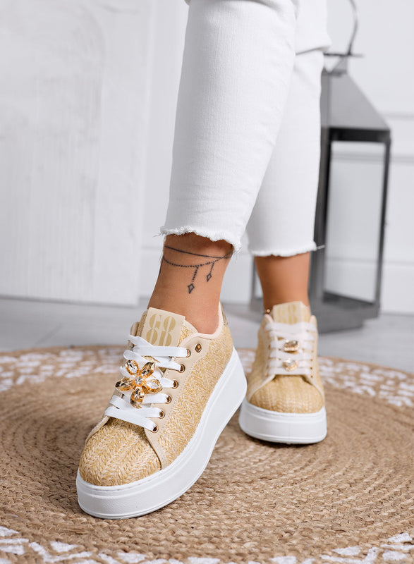 MARISA - Zapatillas beige con plataforma y detalle joya