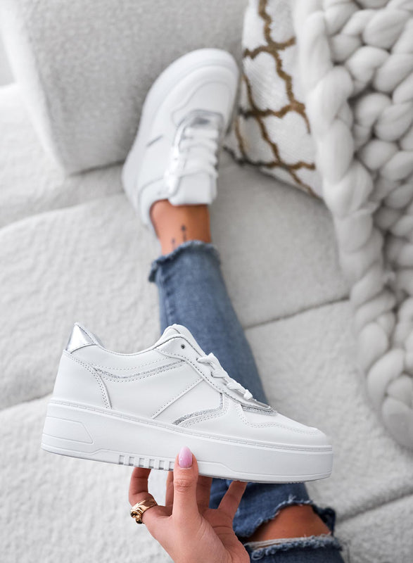 Baskets avec empiècements pailletés argentés