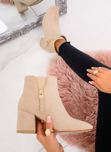 Beige Alexoo ankle boots with comfortable heel and gold zip