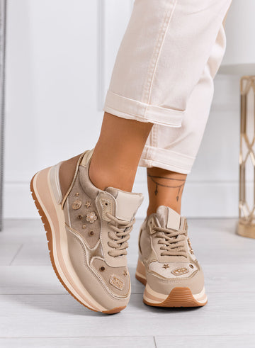 ANKARA - Zapatillas color barro con detalles de joya y suela plataforma