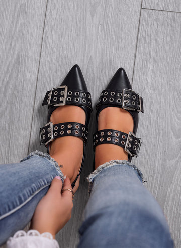 ANTONIA - Bailarinas negras de punta con hebillas y ojales de estilo rock