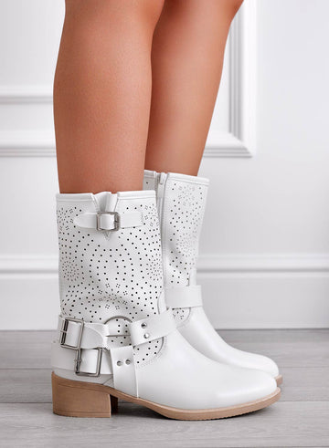 ASHLEE - Botines perforados con hebilla en blanco