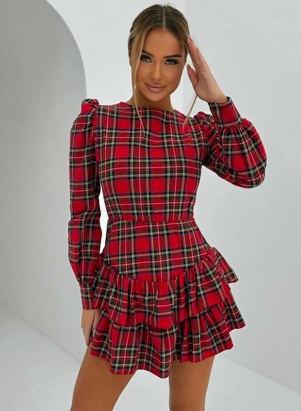 Vestido de tartán con falda de volantes